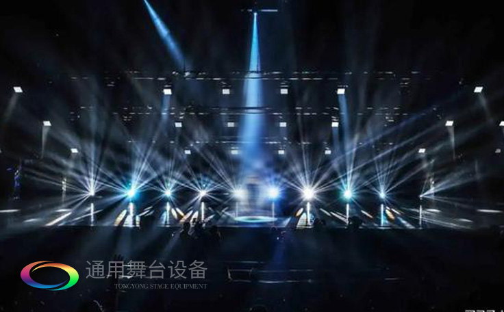 視覺屏幕為主、條狀LED屏幕、燈光設備及舞臺幕布詮釋當下舞臺設計潮流
