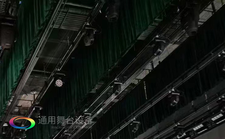 基于組態軟件技術和PLC控制技術的集散式舞臺吊桿控制系統