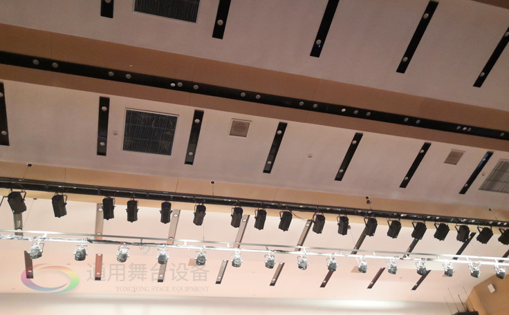 泰州通用舞臺設備承接南京某國企禮堂舞臺系統分項工程，項目通過質量驗收
