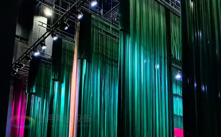 通用舞臺承建寧夏星海中學報告廳舞臺吊桿、幕布項目圓滿竣工